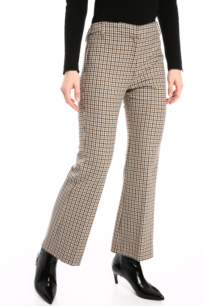 Gabardine flared trousers
Intrend Gabardine flared trousers
Intrend