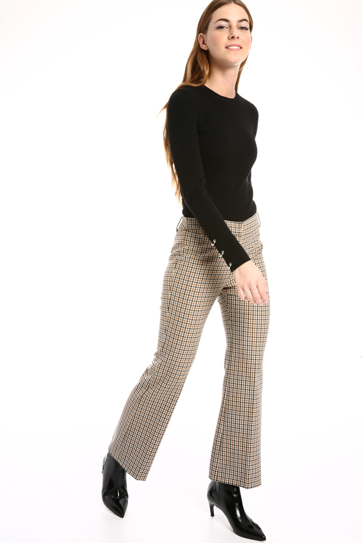 Gabardine flared trousers
Intrend Gabardine flared trousers
Intrend