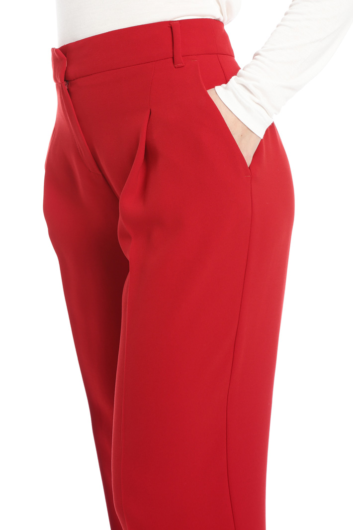 Fluid sablé trousers
Intrend Fluid sablé trousers
Intrend