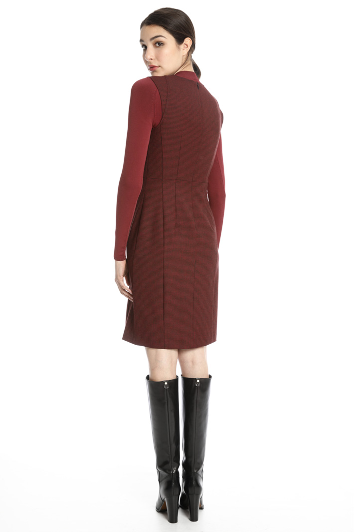 Micro pattern sheath dress
Intrend Micro pattern sheath dress
Intrend