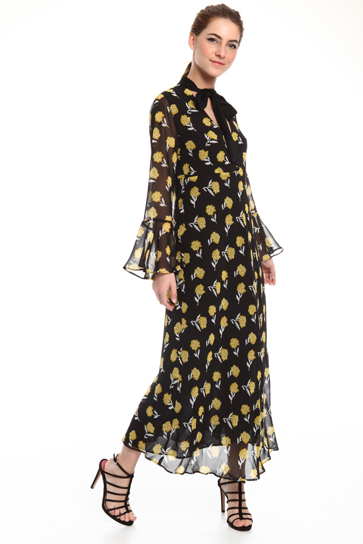 Scarf neck dress Intrend Scarf neck dress Intrend