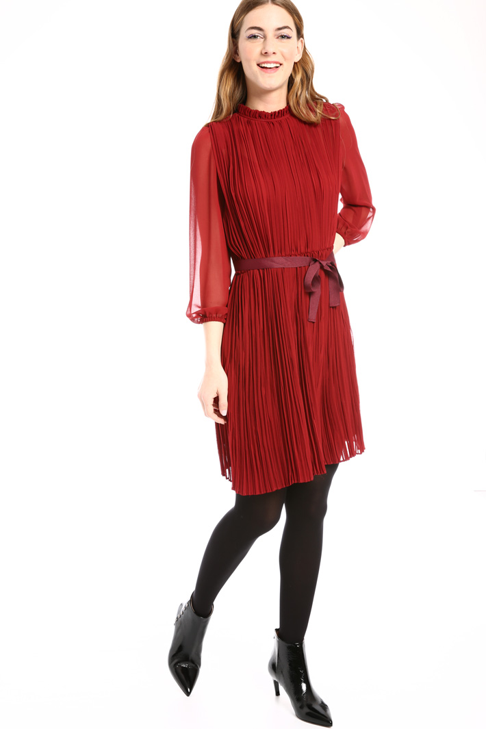 Pleated crepe dress Intrend Pleated crepe dress Intrend