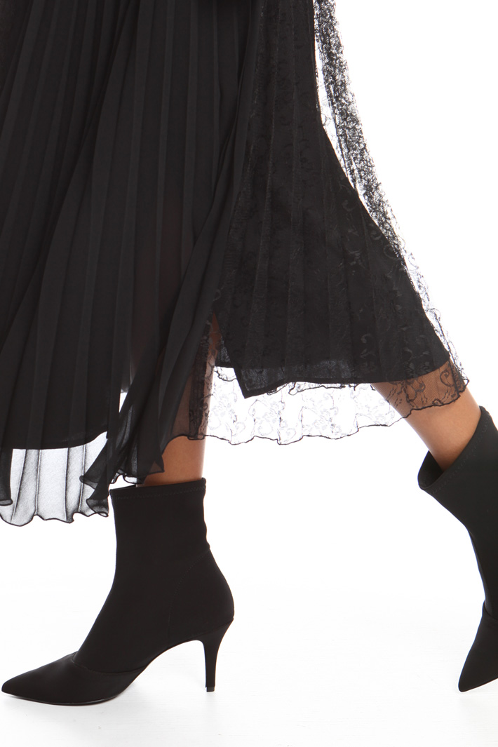 Pleated lace skirt Intrend Pleated lace skirt Intrend