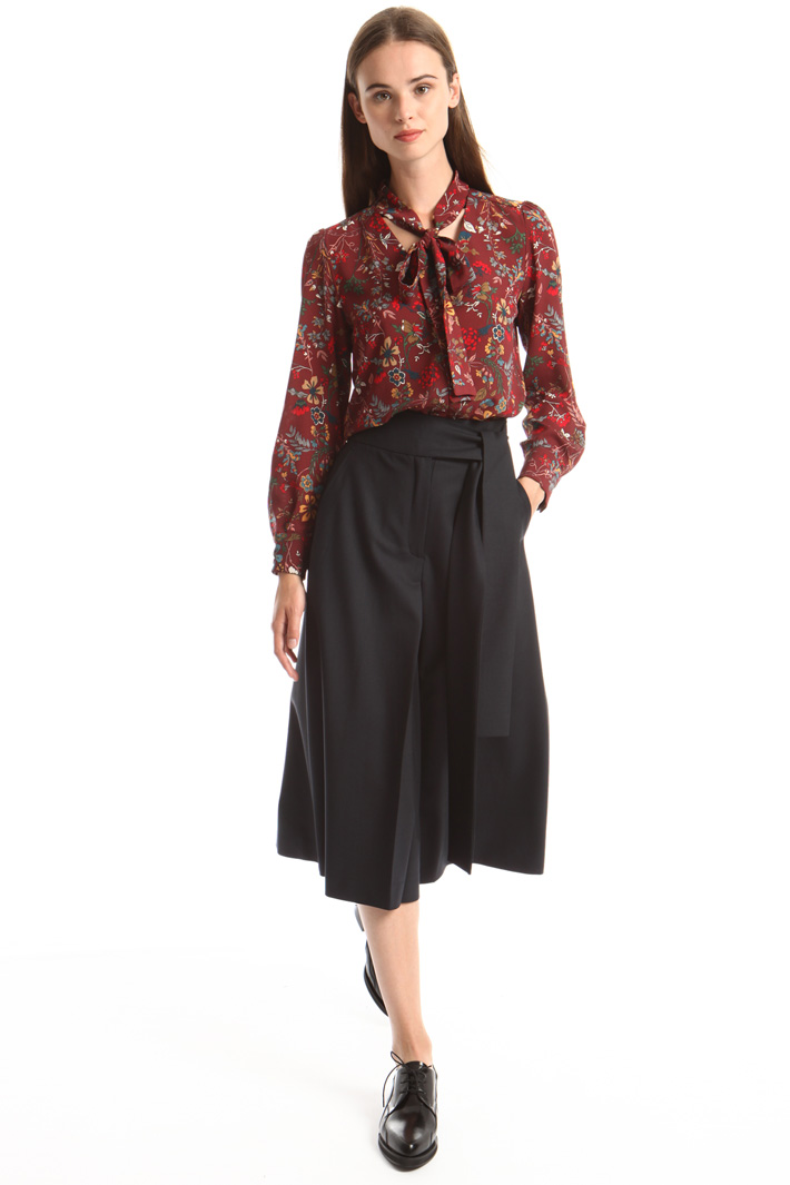 Scarf-neck shirt Intrend Scarf-neck shirt Intrend