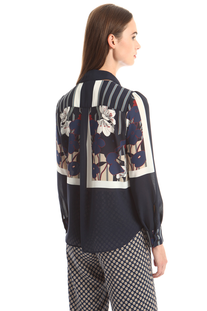 Scarf-neck shirt Intrend Scarf-neck shirt Intrend