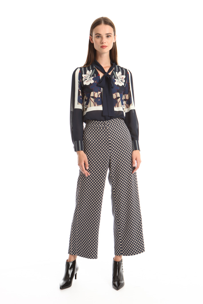 Scarf-neck shirt Intrend Scarf-neck shirt Intrend