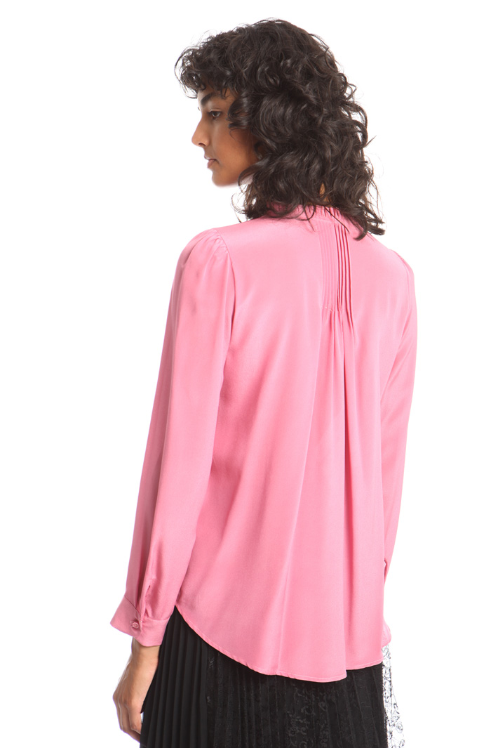 Pleated silk shirt Intrend Pleated silk shirt Intrend