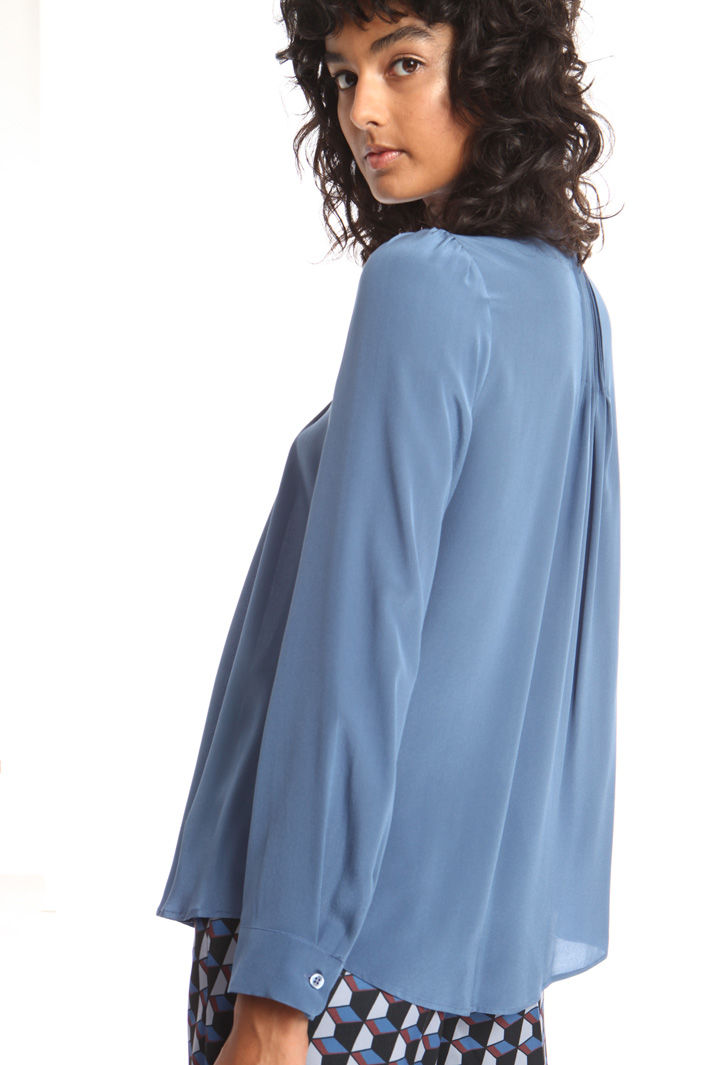 Pleated silk shirt Intrend Pleated silk shirt Intrend