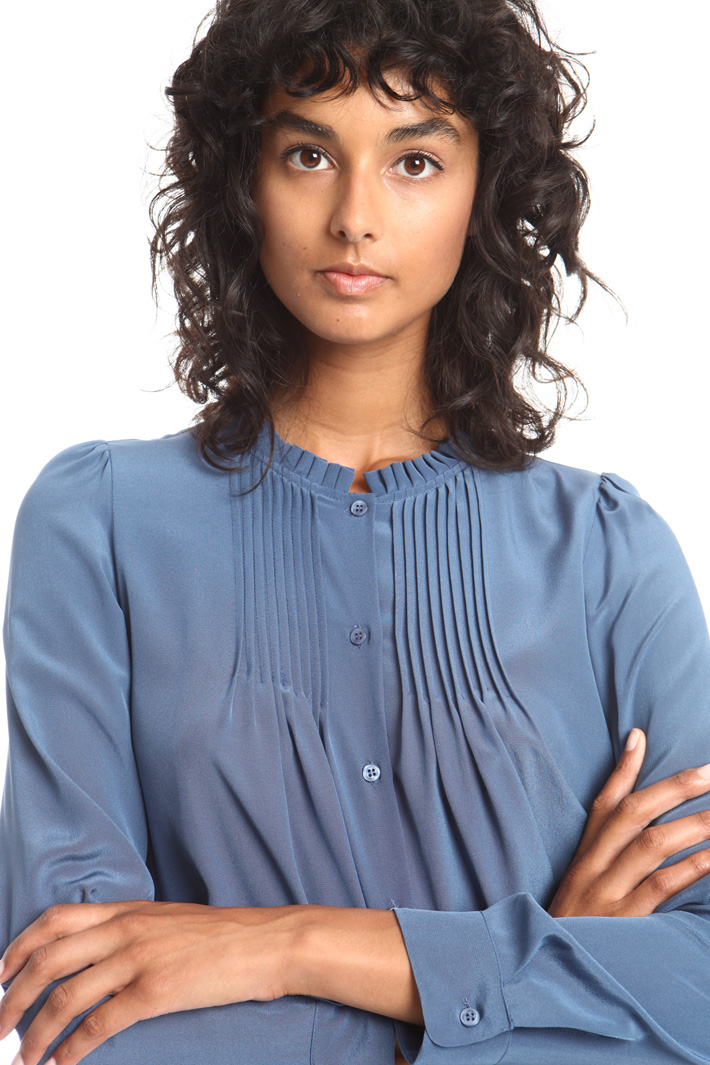 Pleated silk shirt Intrend Pleated silk shirt Intrend