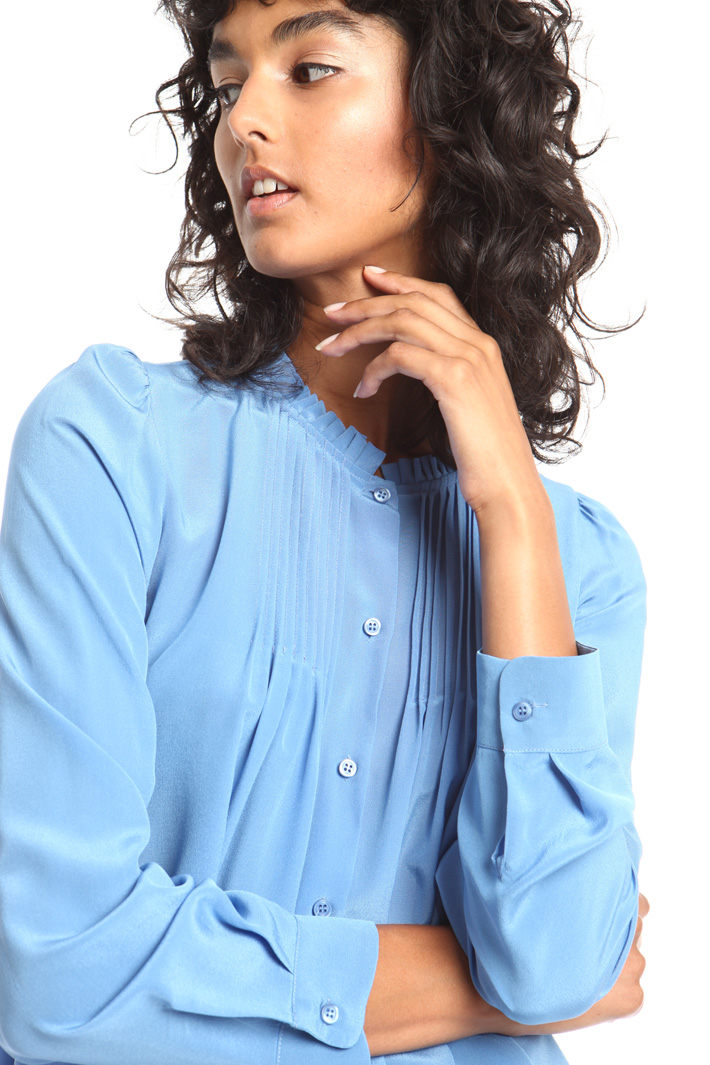 Pleated silk shirt Intrend Pleated silk shirt Intrend
