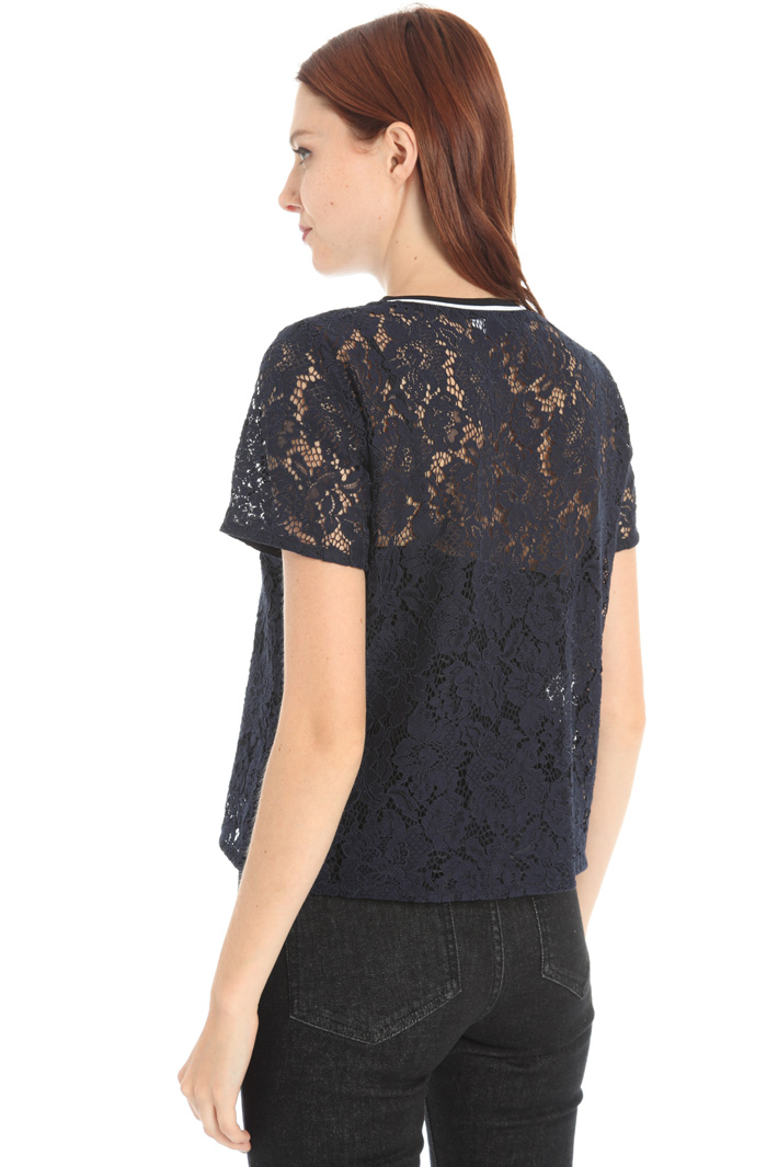 Embroidered T-shirt Intrend Embroidered T-shirt Intrend