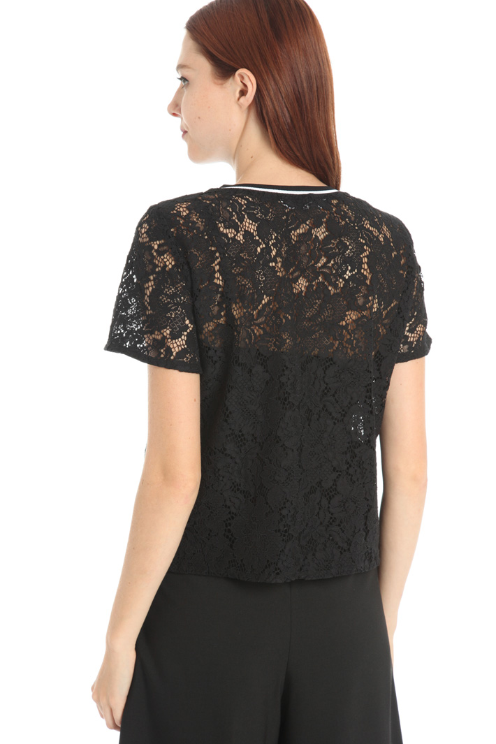 Embroidered T-shirt Intrend Embroidered T-shirt Intrend