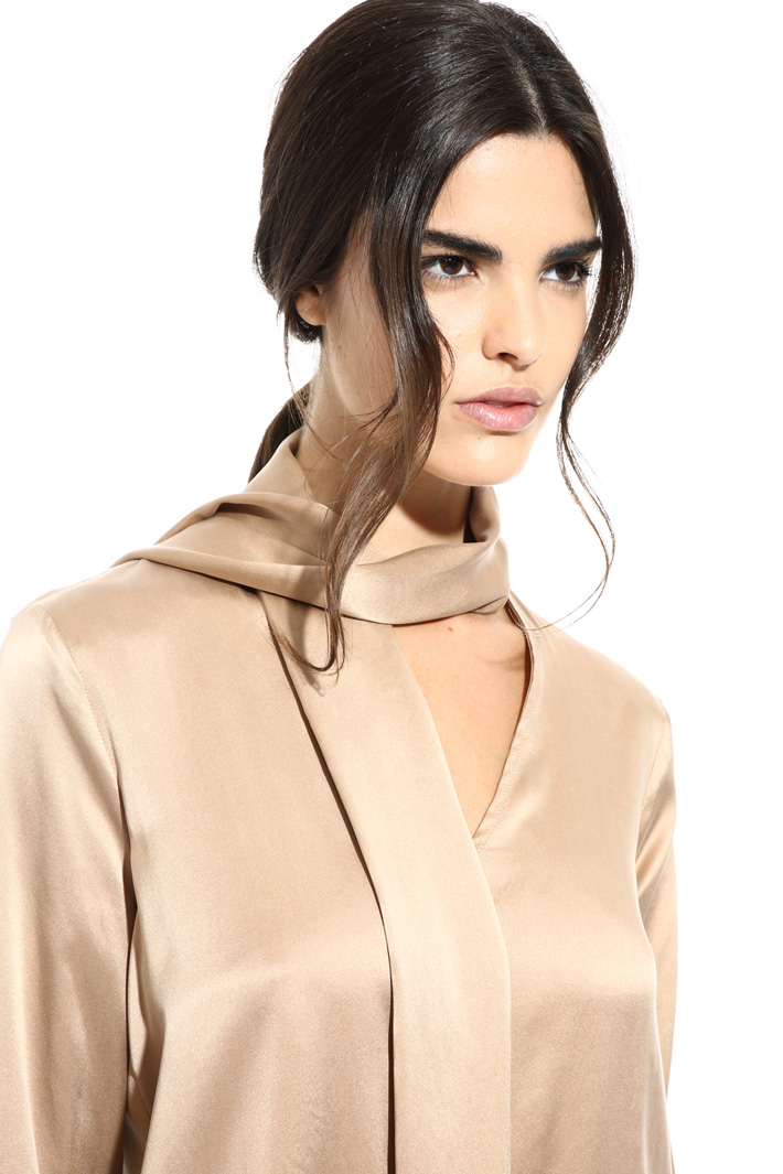 Silk satin blouse Intrend Silk satin blouse Intrend