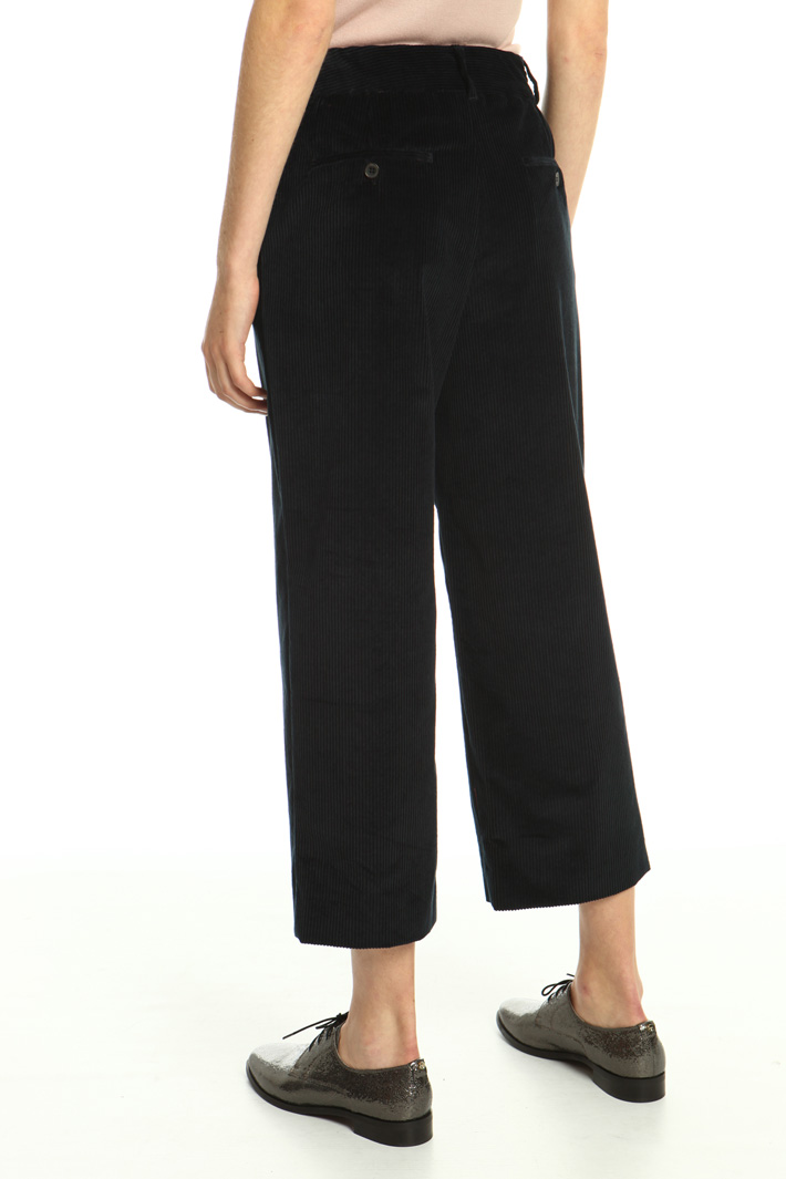 Cropped velvet trousers Intrend Cropped velvet trousers Intrend