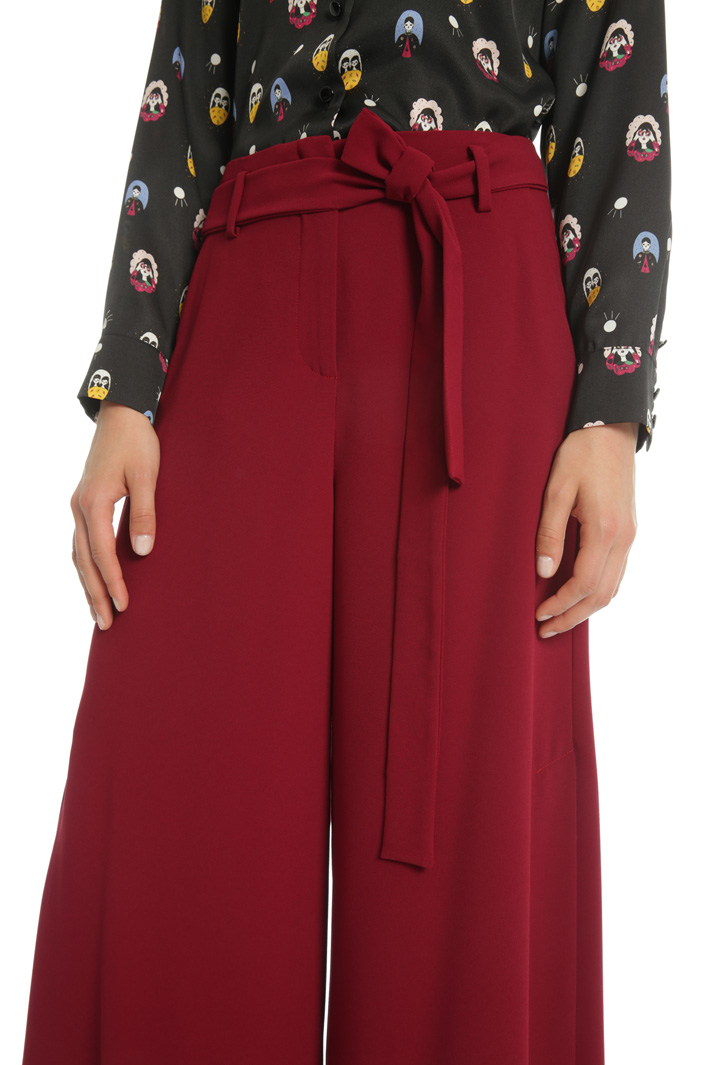 Cropped trousers with slits Intrend Cropped trousers with slits Intrend