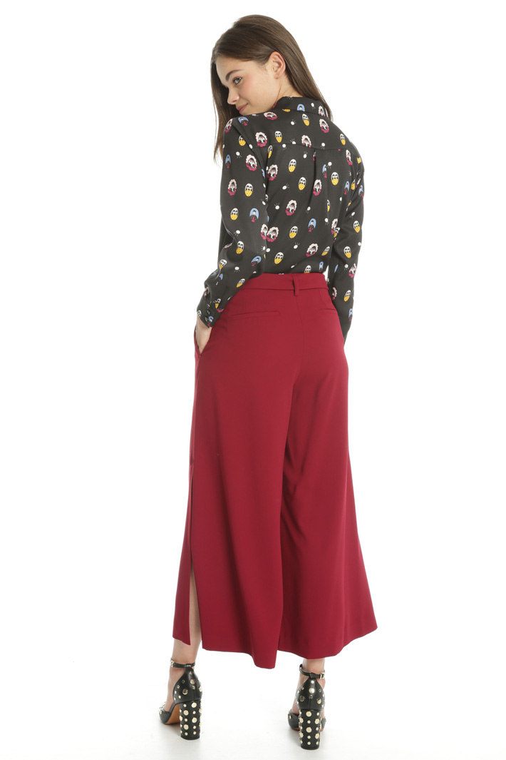 Cropped trousers with slits Intrend Cropped trousers with slits Intrend