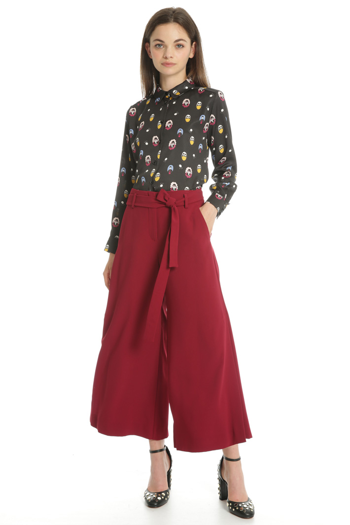 Cropped trousers with slits Intrend Cropped trousers with slits Intrend