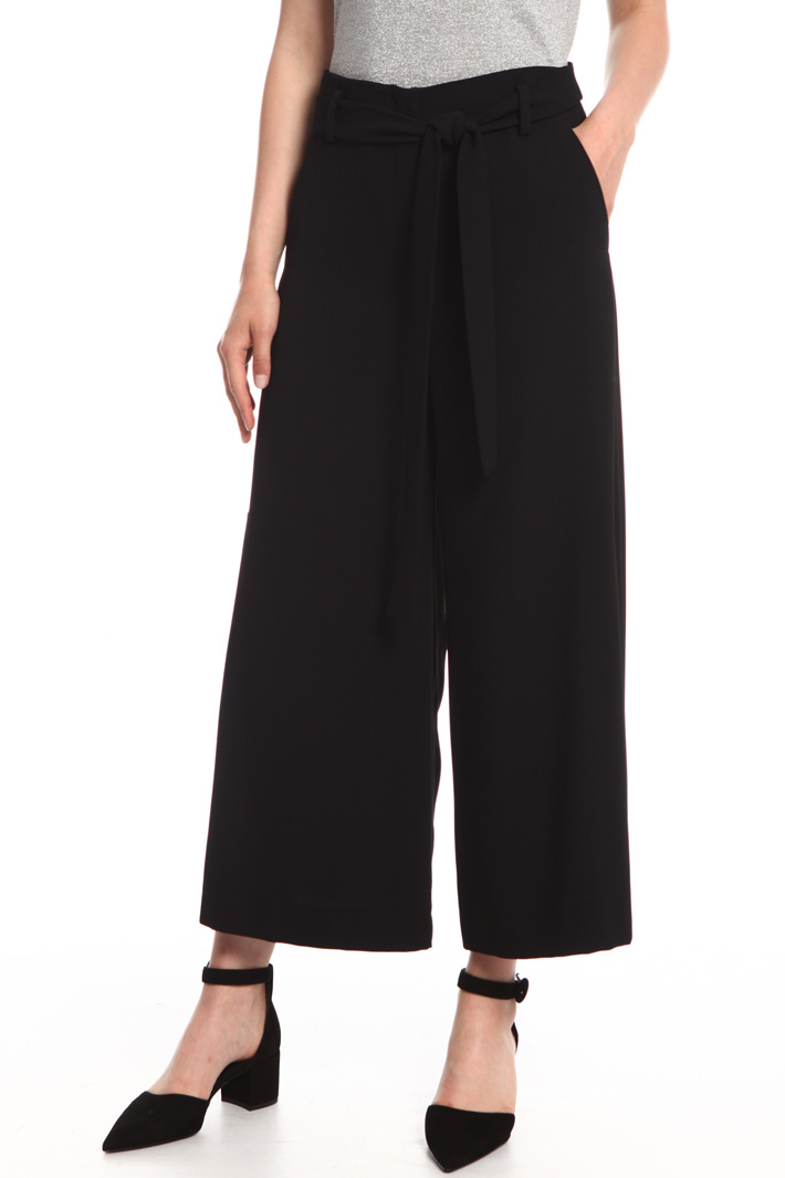 Cropped trousers with slits Intrend Cropped trousers with slits Intrend