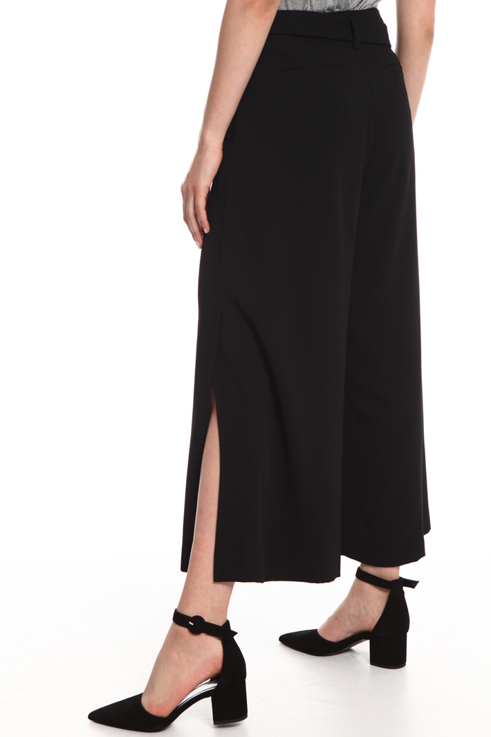 Cropped trousers with slits Intrend Cropped trousers with slits Intrend