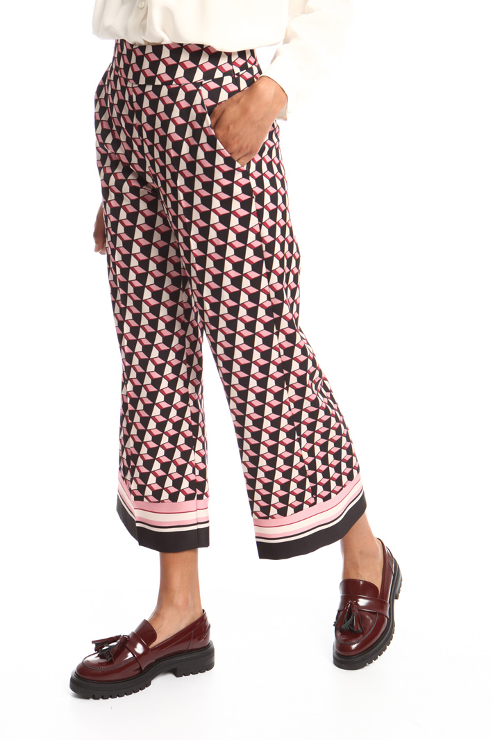 Patterned cropped trousers Intrend Patterned cropped trousers Intrend