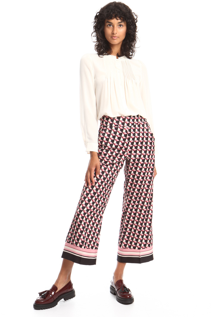 Patterned cropped trousers Intrend Patterned cropped trousers Intrend