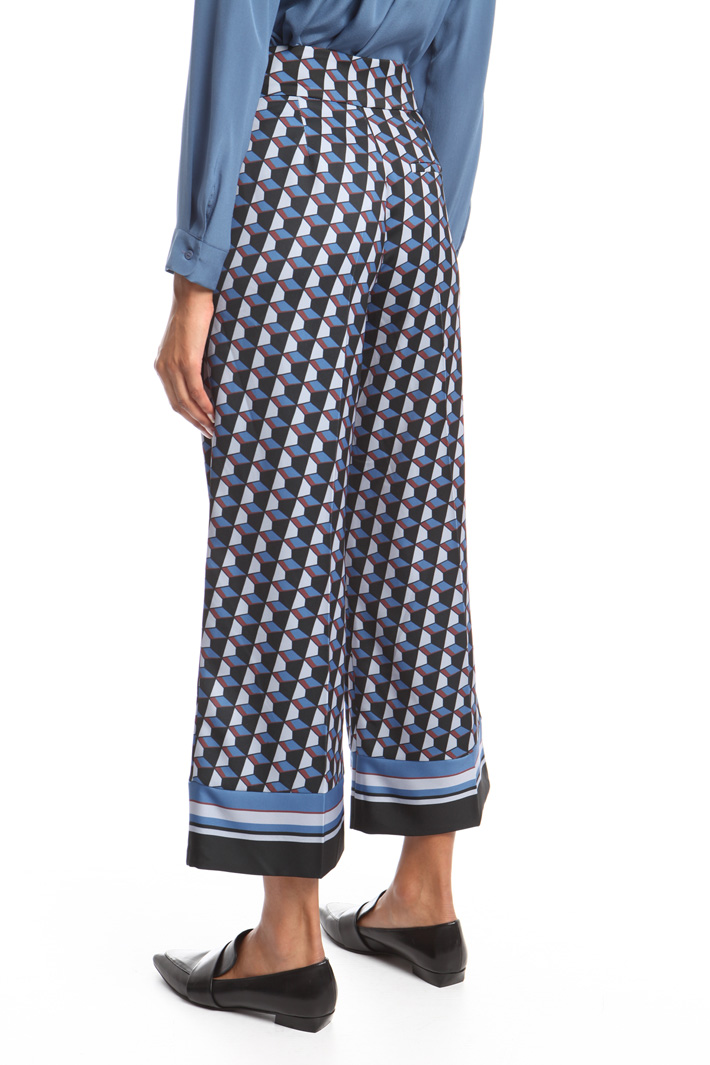 Patterned cropped trousers Intrend Patterned cropped trousers Intrend