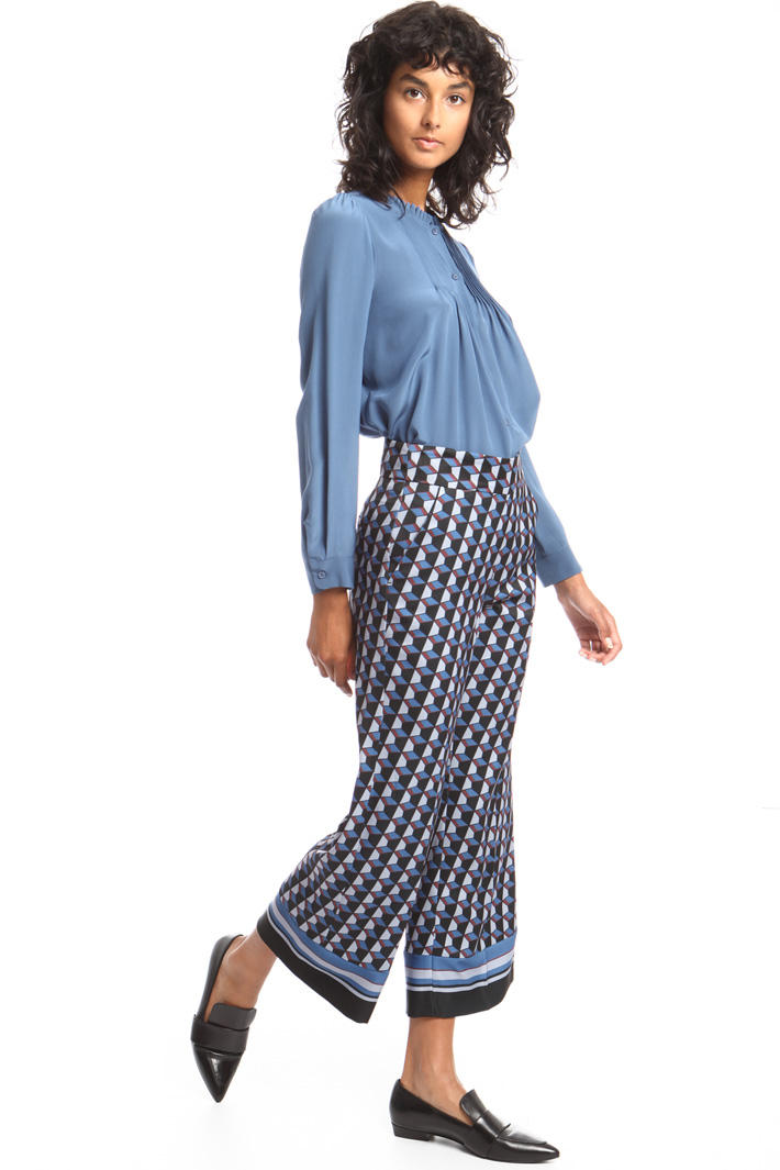 Patterned cropped trousers Intrend Patterned cropped trousers Intrend