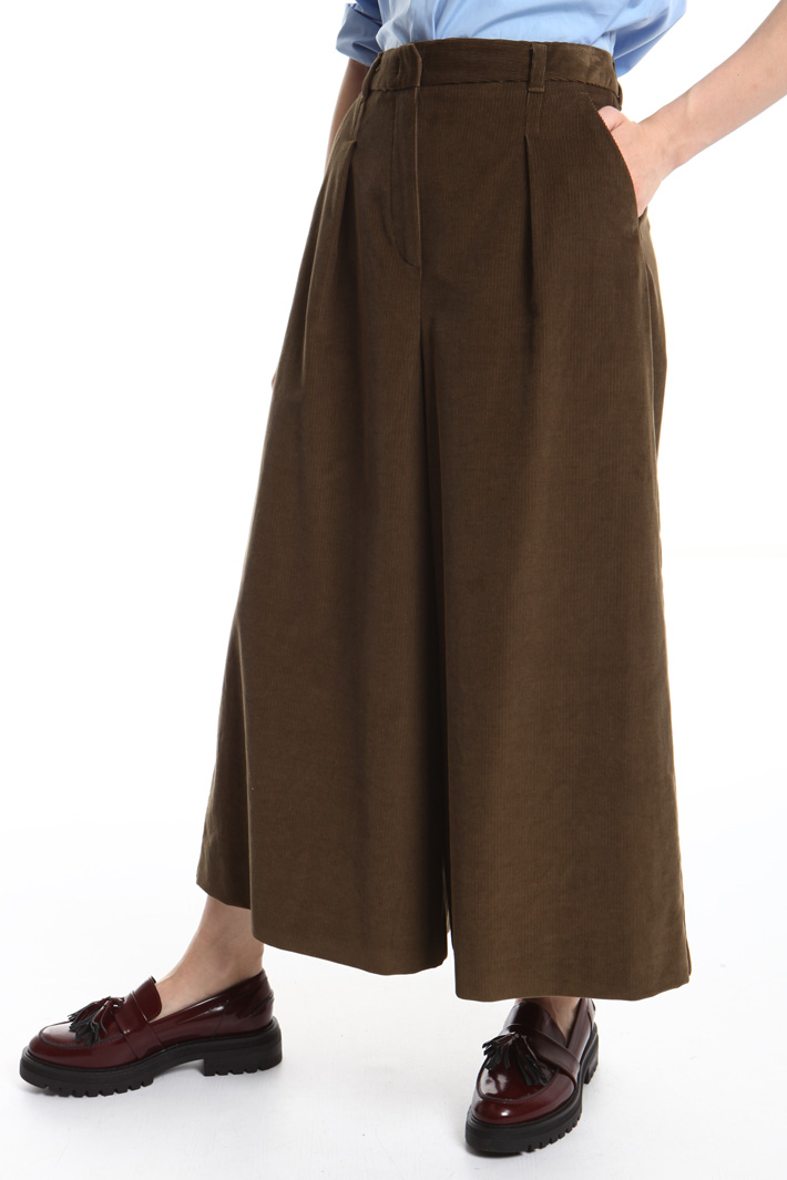 Flared cropped trousers Intrend Flared cropped trousers Intrend