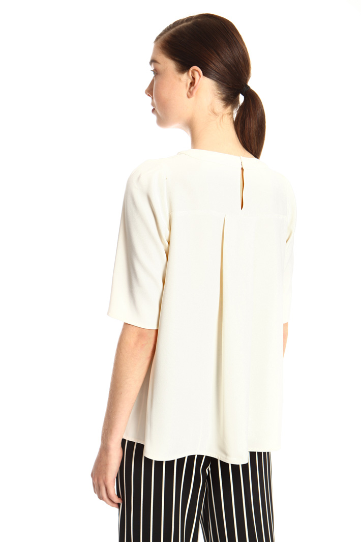 Crepe envers satin top Intrend Crepe envers satin top Intrend