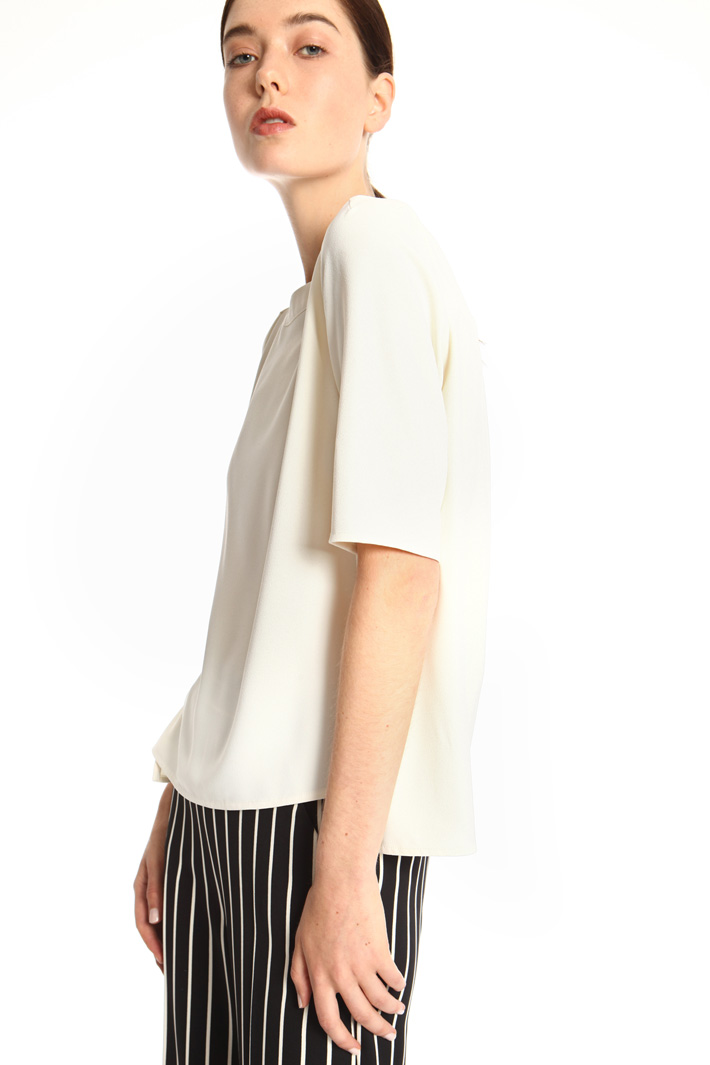 Crepe envers satin top Intrend Crepe envers satin top Intrend