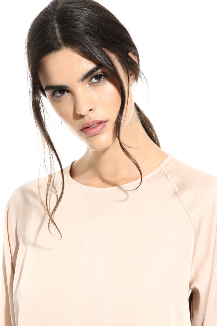 Fluid satin blouse Intrend Fluid satin blouse Intrend