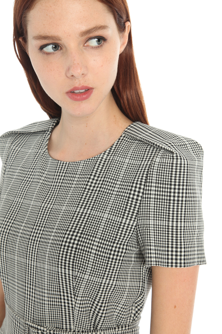 Asymmetrical midi dress Intrend Asymmetrical midi dress Intrend