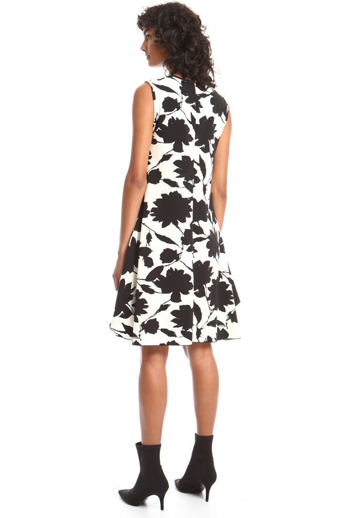 Flared printed dress Intrend Flared printed dress Intrend
