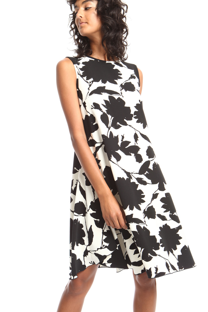 Flared printed dress Intrend Flared printed dress Intrend