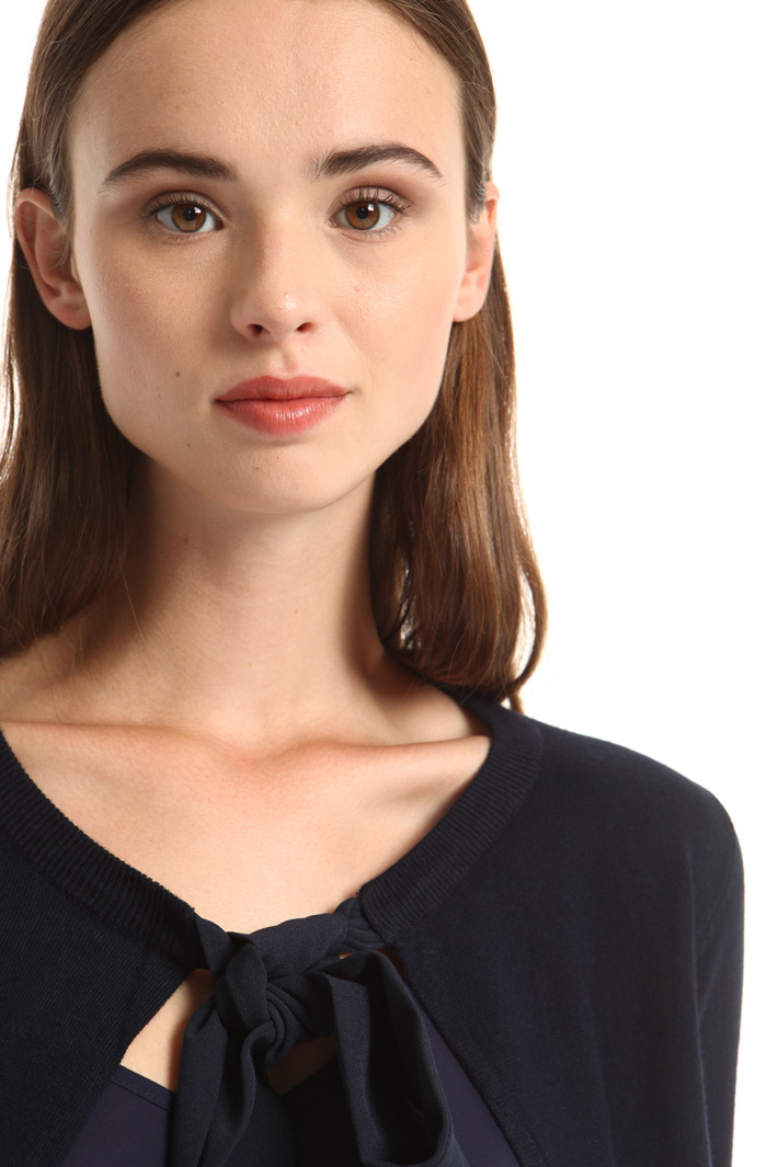 Tie-neck Shrug Intrend Tie-neck Shrug Intrend