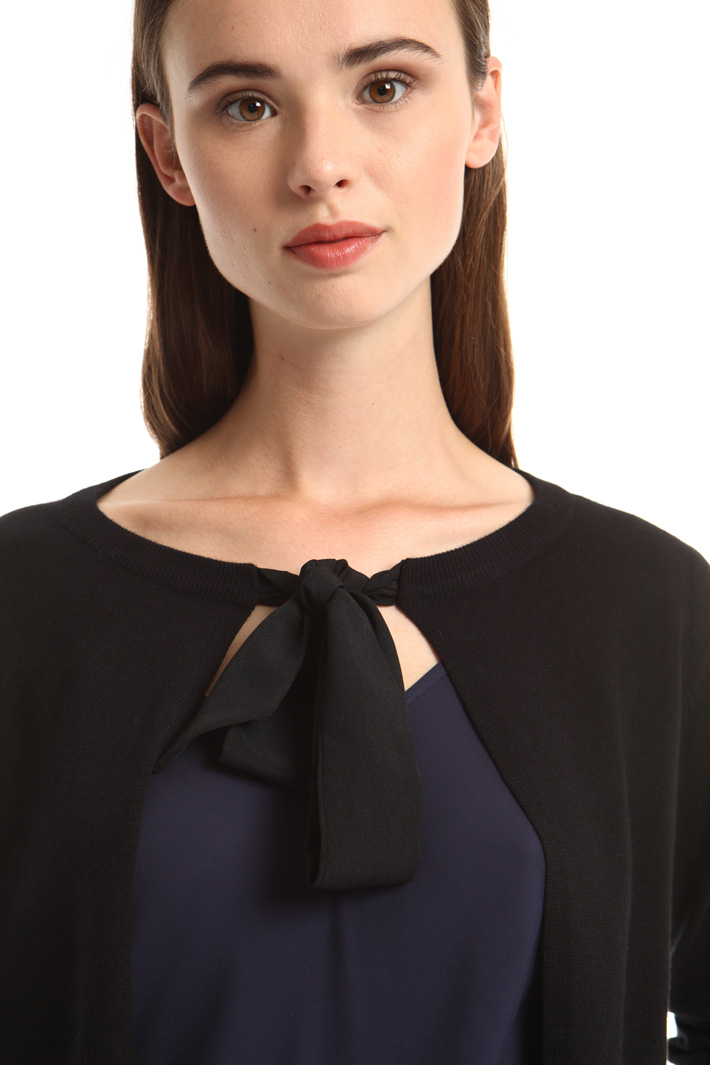 Tie-neck Shrug Intrend Tie-neck Shrug Intrend