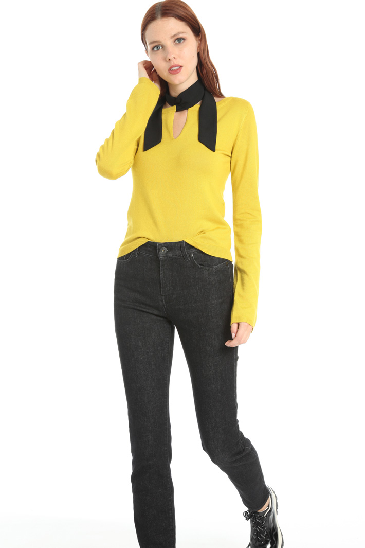 Bow-tie sweater Intrend Bow-tie sweater Intrend