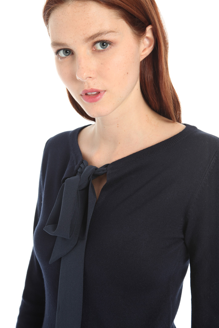 Bow-tie sweater Intrend Bow-tie sweater Intrend