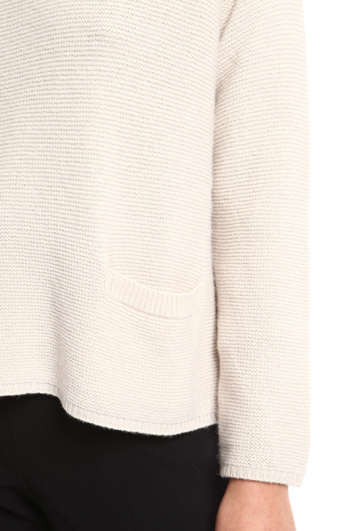Overlay panel sweater Intrend Overlay panel sweater Intrend