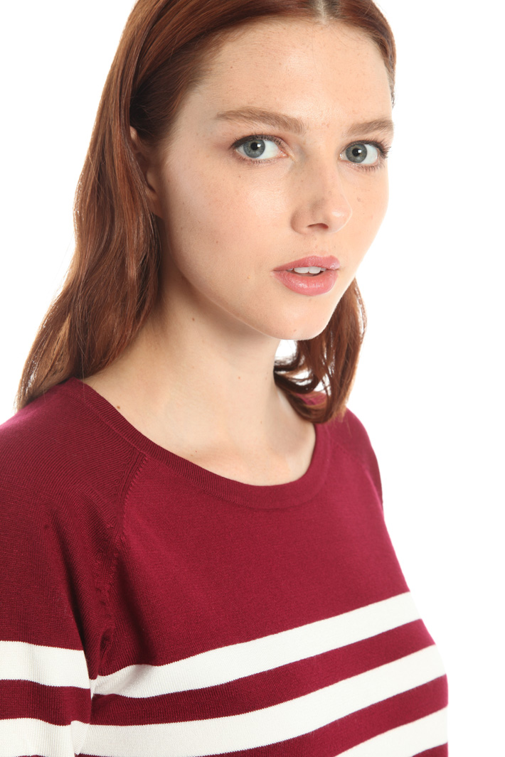 Stretch viscose sweater Intrend Stretch viscose sweater Intrend