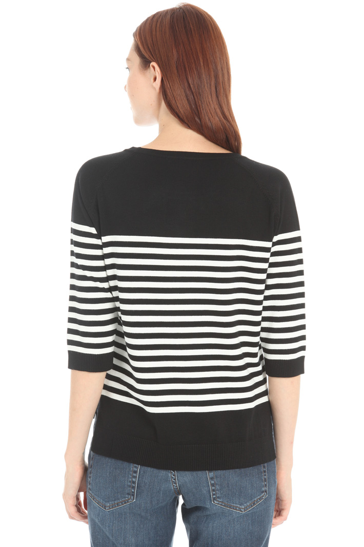 Stretch viscose sweater Intrend Stretch viscose sweater Intrend