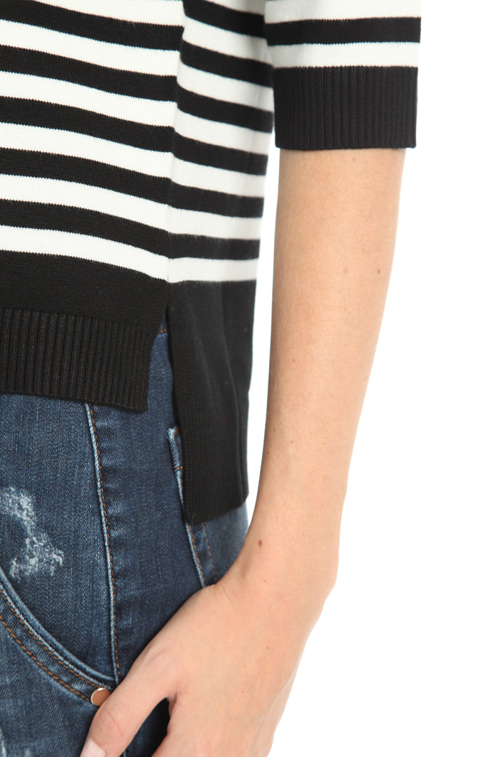 Stretch viscose sweater Intrend Stretch viscose sweater Intrend