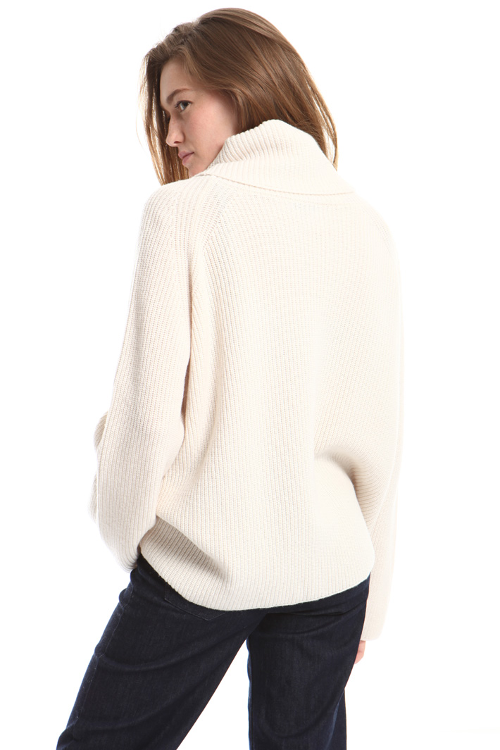 Pure wool turtleneck sweater Intrend Pure wool turtleneck sweater Intrend