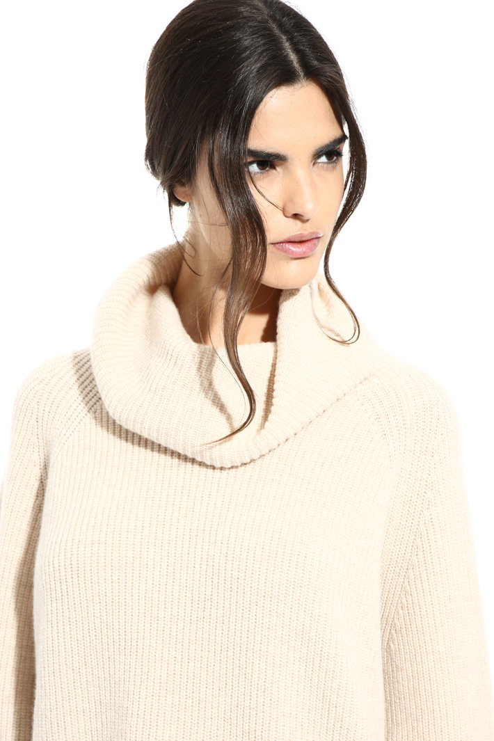 Pure wool turtleneck sweater Intrend Pure wool turtleneck sweater Intrend