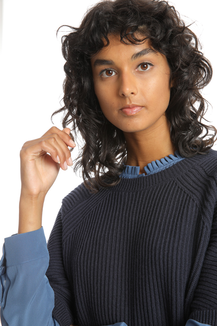 Crossed panel sweater Intrend Crossed panel sweater Intrend