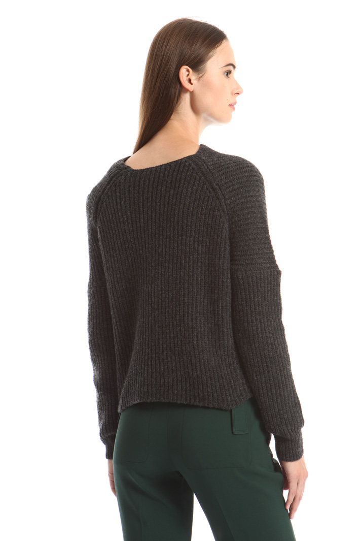 Asymmetrical wool sweater Intrend Asymmetrical wool sweater Intrend