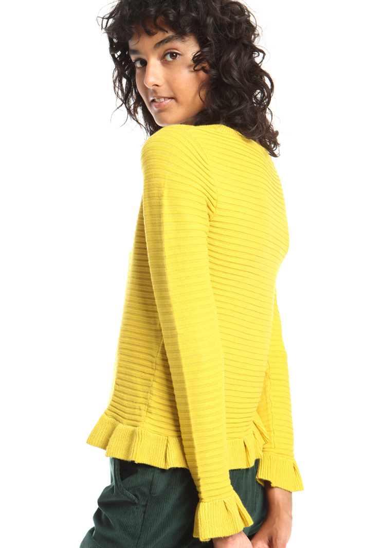 Ribbed sweater with frills Intrend Ribbed sweater with frills Intrend