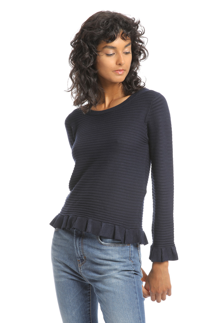 Ribbed sweater with frills Intrend Ribbed sweater with frills Intrend