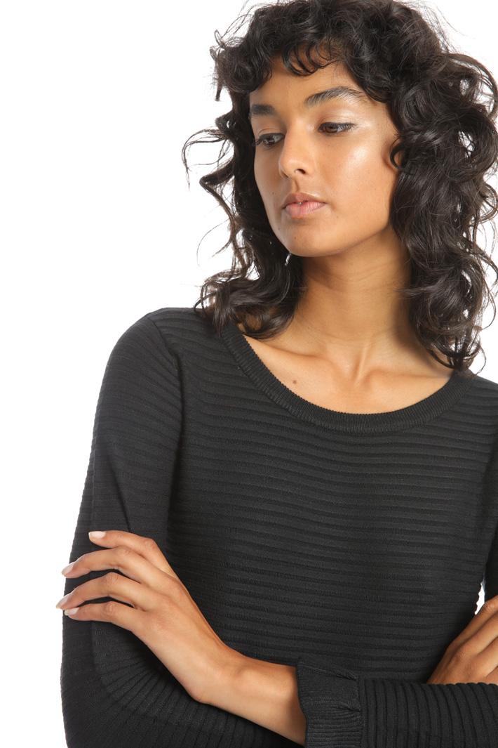 Ribbed sweater with frills Intrend Ribbed sweater with frills Intrend