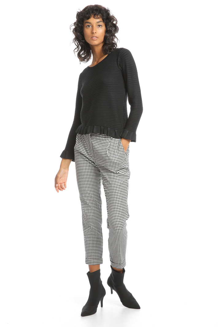 Ribbed sweater with frills Intrend Ribbed sweater with frills Intrend